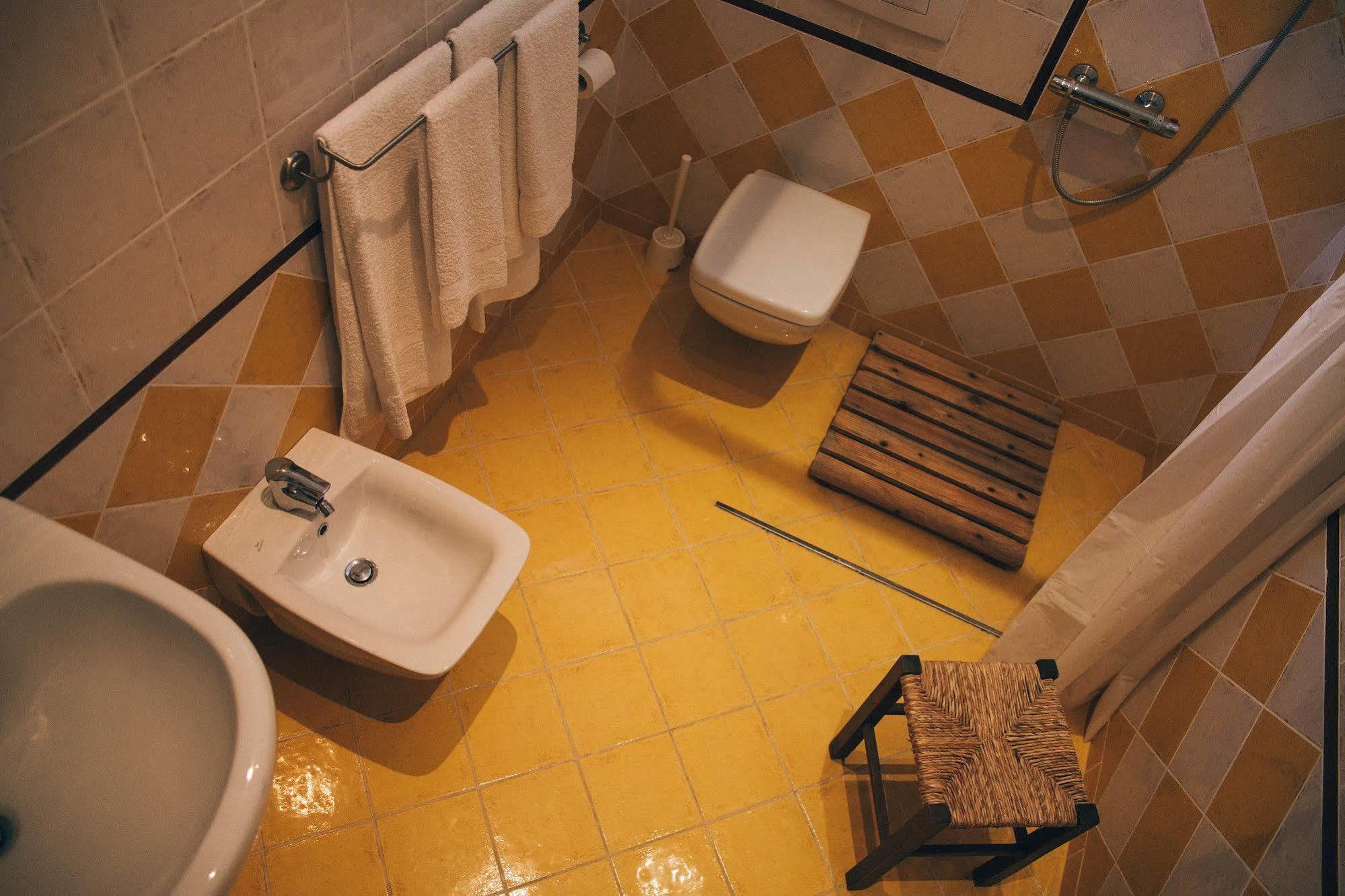 I Grilli Bed and Breakfast Castagnole delle Lanze Exteriör bild